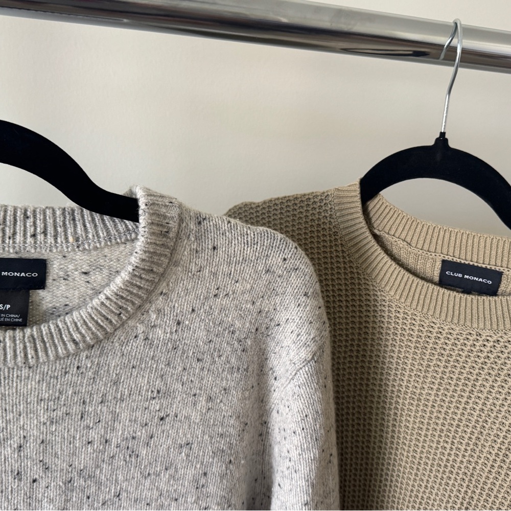 Club Monaco Men’s Beige Knit Crewneck & Speckled Cream Sweater Set